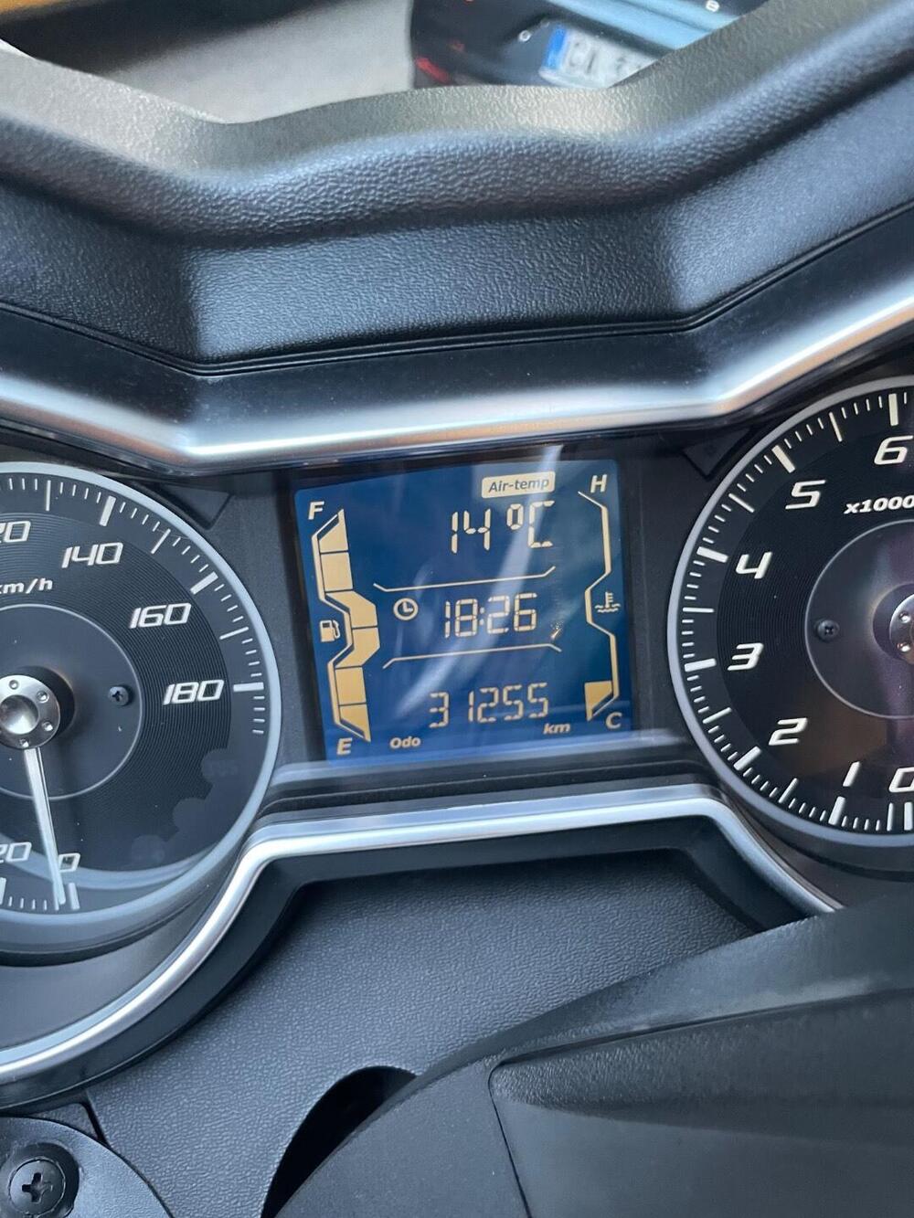 Yamaha X-Max 400 Tech Max (2020) (5)