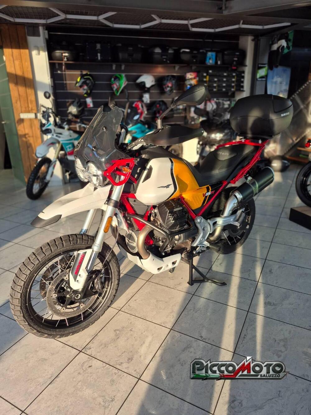 Moto Guzzi V85 TT (2021 - 23)