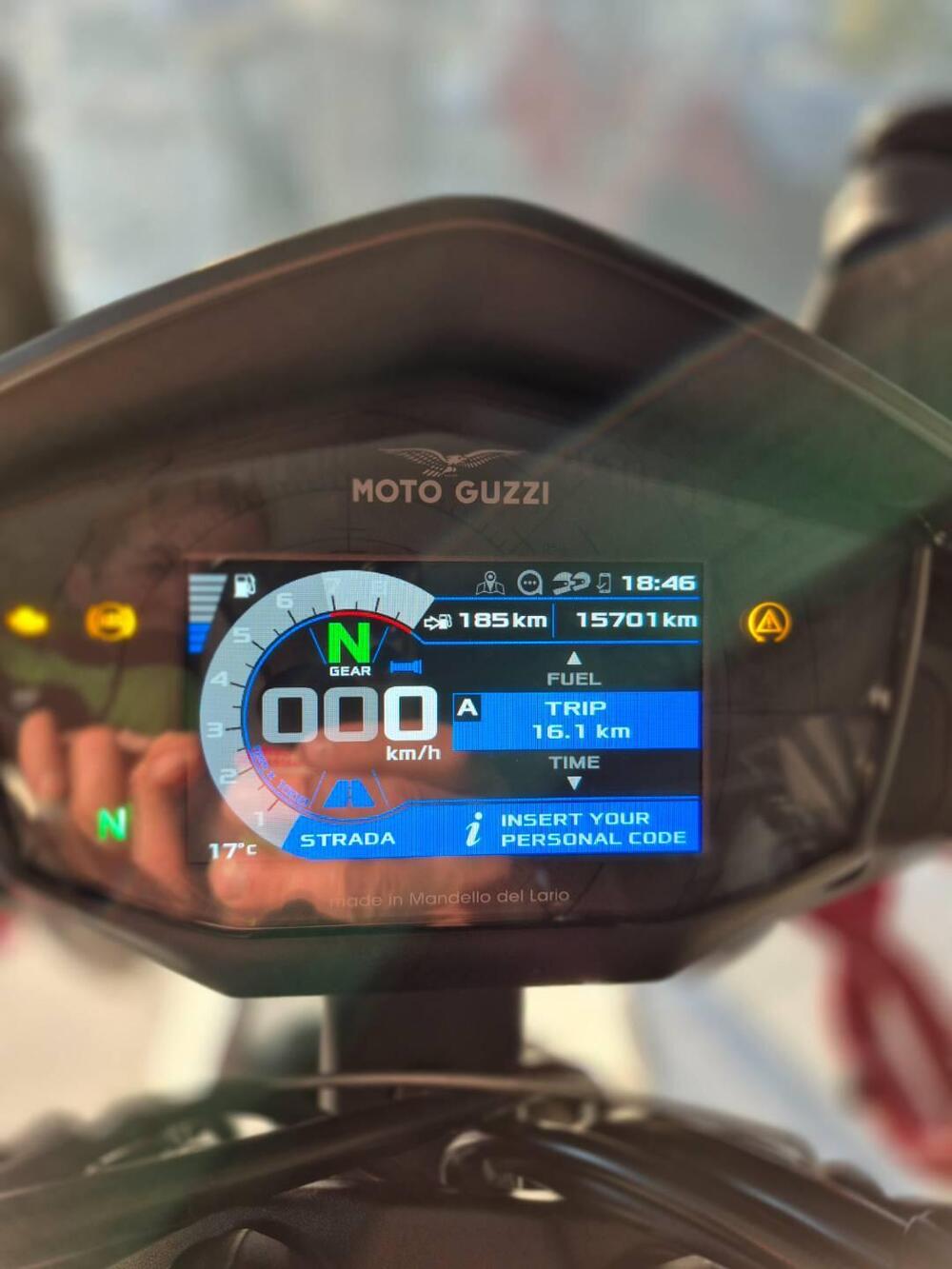 Moto Guzzi V85 TT (2021 - 23) (8)