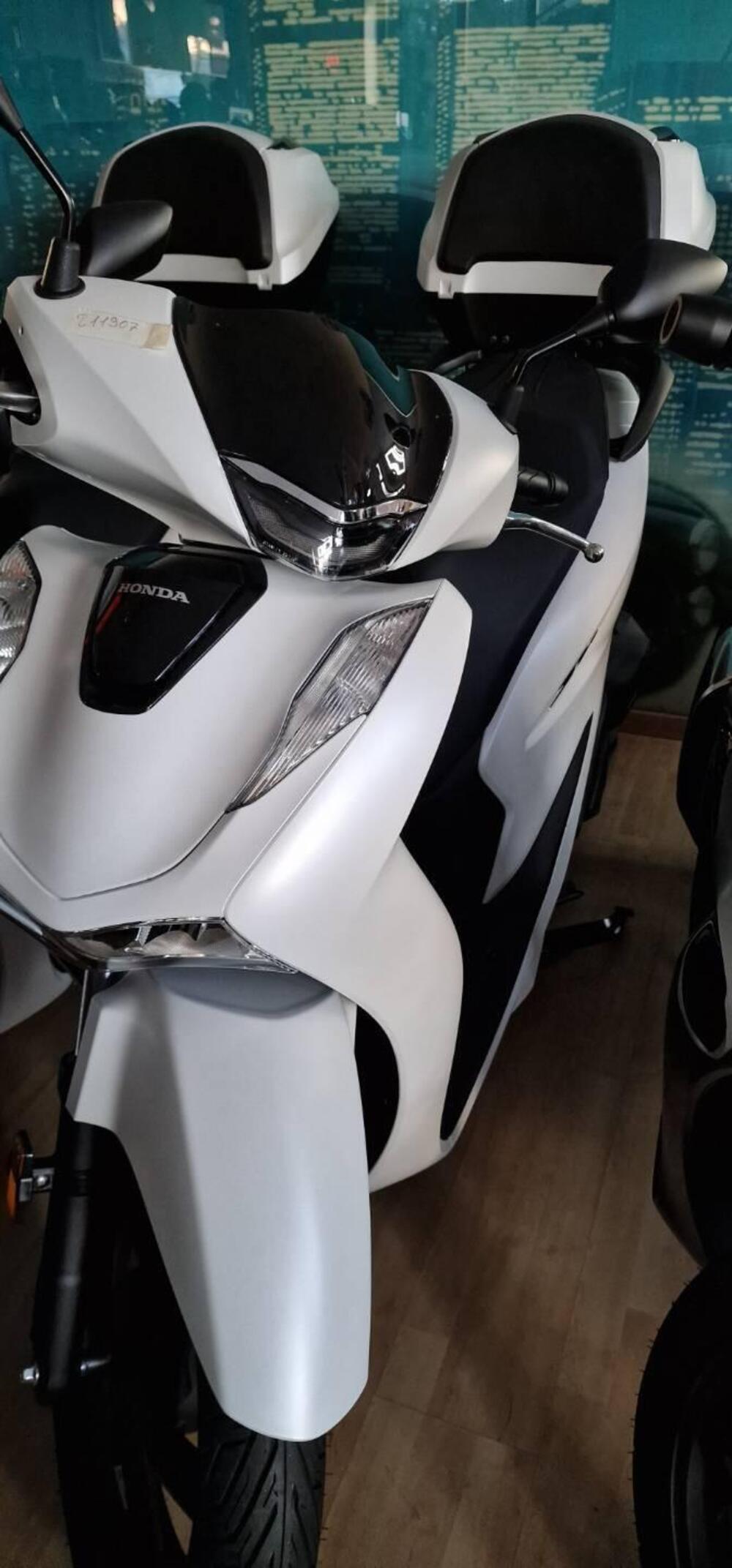 Honda SH 125i (2024 - 25) (4)