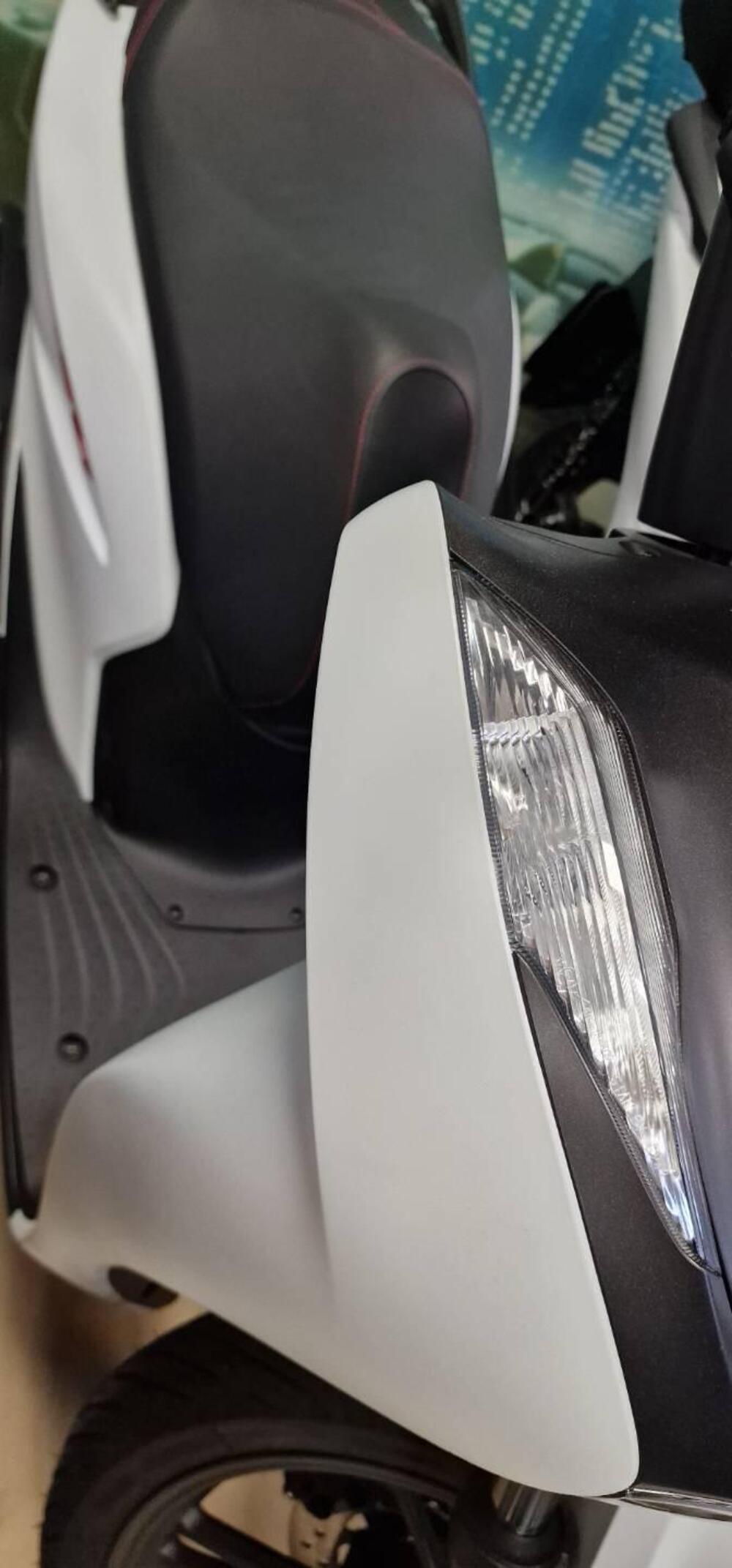 Honda SH 125i Sport (2024 - 25) (4)