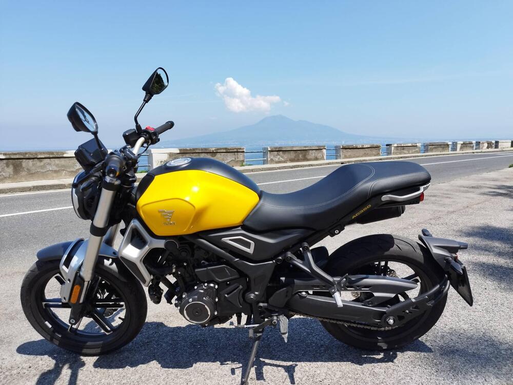 Voge Trofeo 350AC (2022 - 26) (4)