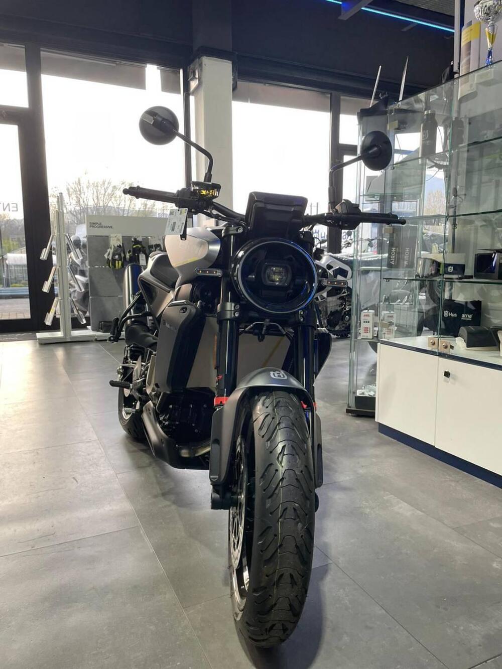 Husqvarna Vitpilen 801 L (2025 - 26) (3)