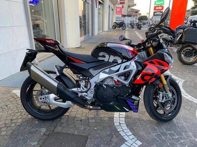 Aprilia Tuono V4 Factory (2021 - 24) usata