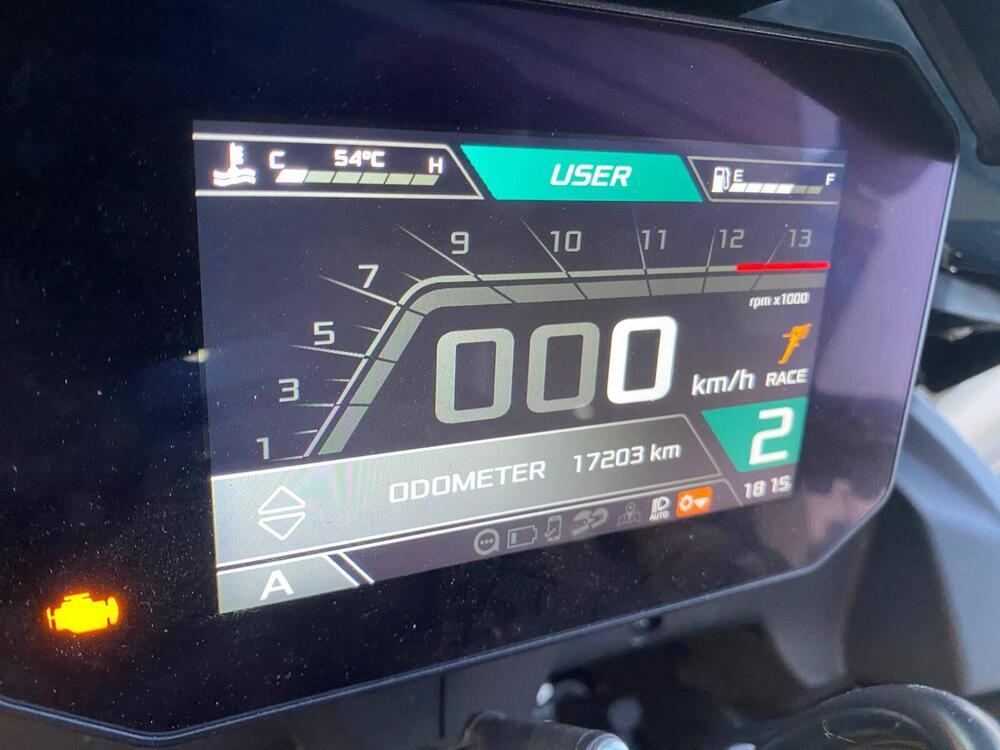 Aprilia Tuono V4 Factory (2021 - 24) (3)