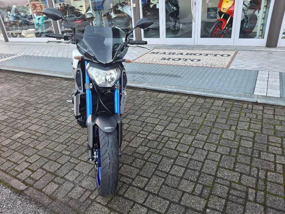 Yamaha MT-09 ABS (2016) (2)