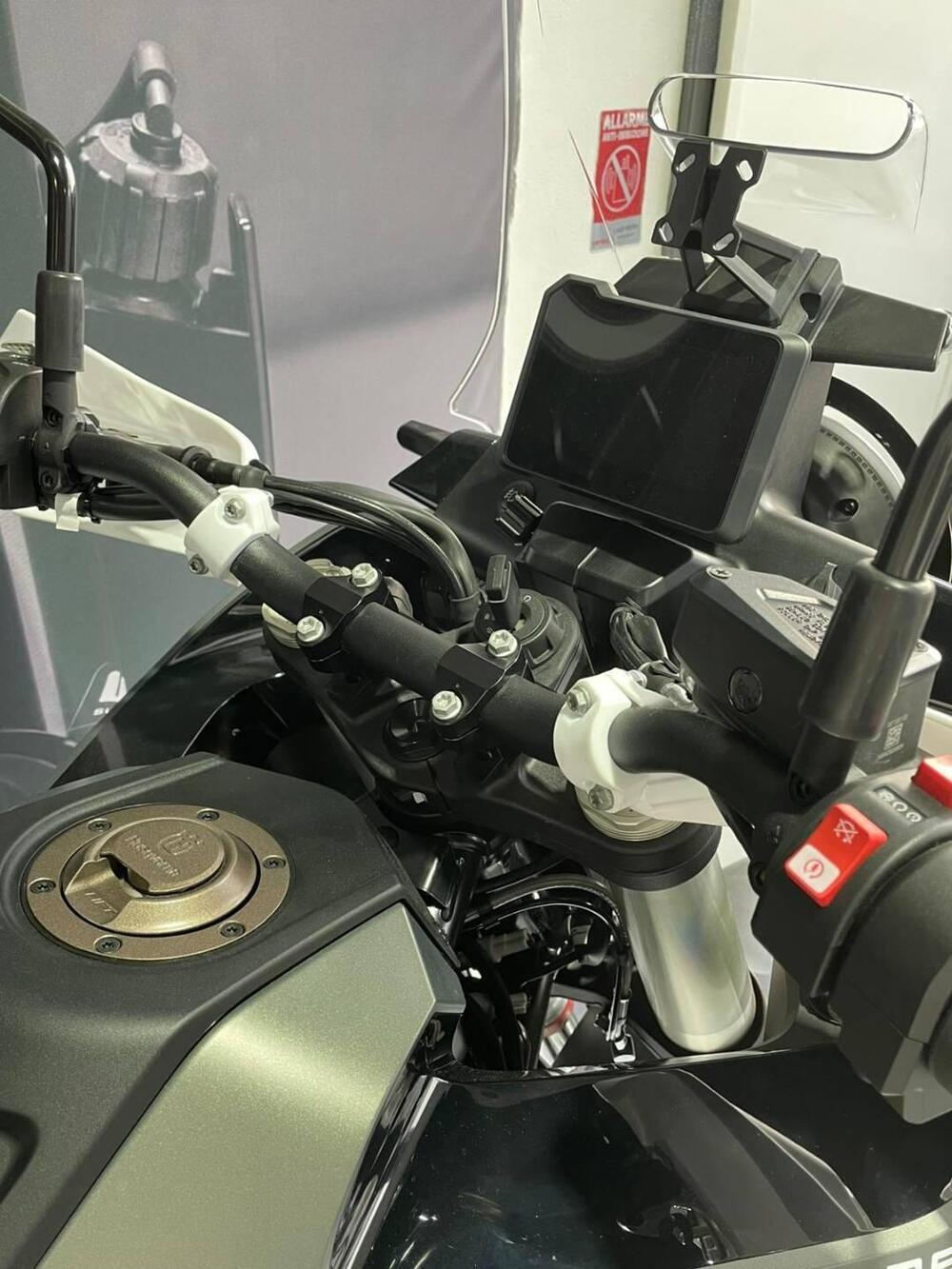 Husqvarna Norden 901 Expedition (2025 - 26) (7)