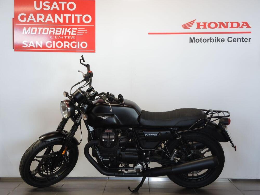 Moto Guzzi V7 III Stone (2017 - 20)