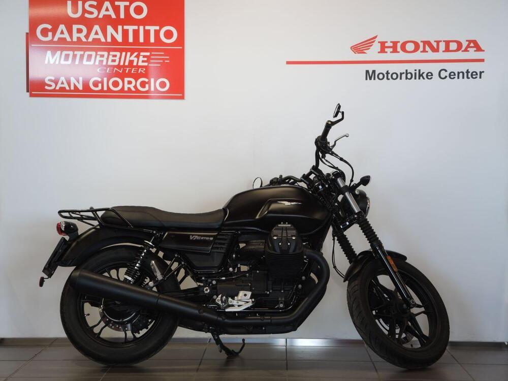 Moto Guzzi V7 III Stone (2017 - 20) (3)