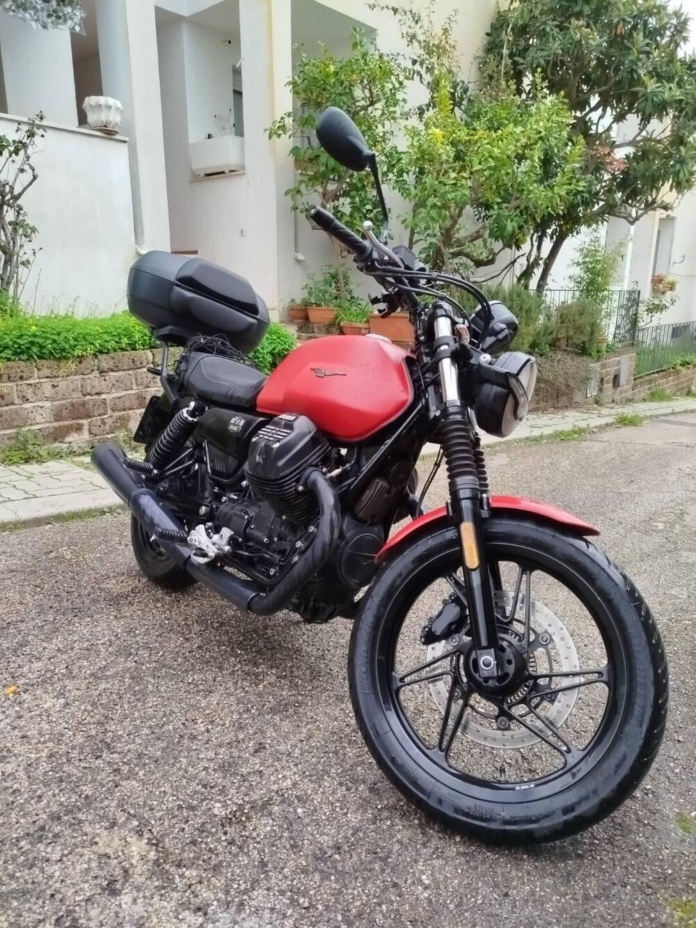 Moto Guzzi V7 Stone (2021 - 24) (5)