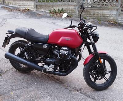 Moto Guzzi V7 Stone (2021 - 24) usata