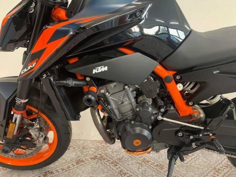 KTM 890 Duke R (2022 - 23) (8)