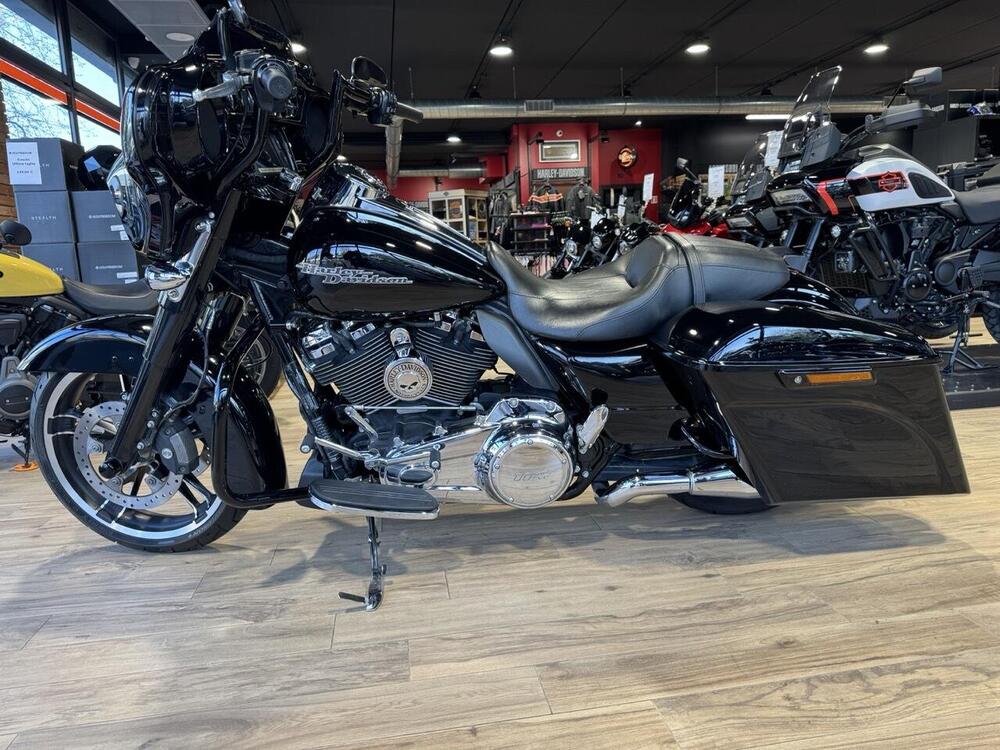 Harley-Davidson 107 Street Glide (2017 - 19) - FLHX