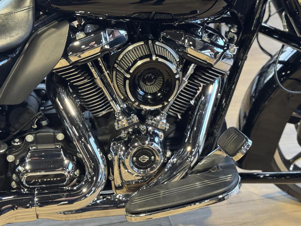 Harley-Davidson 107 Street Glide (2017 - 19) - FLHX (6)