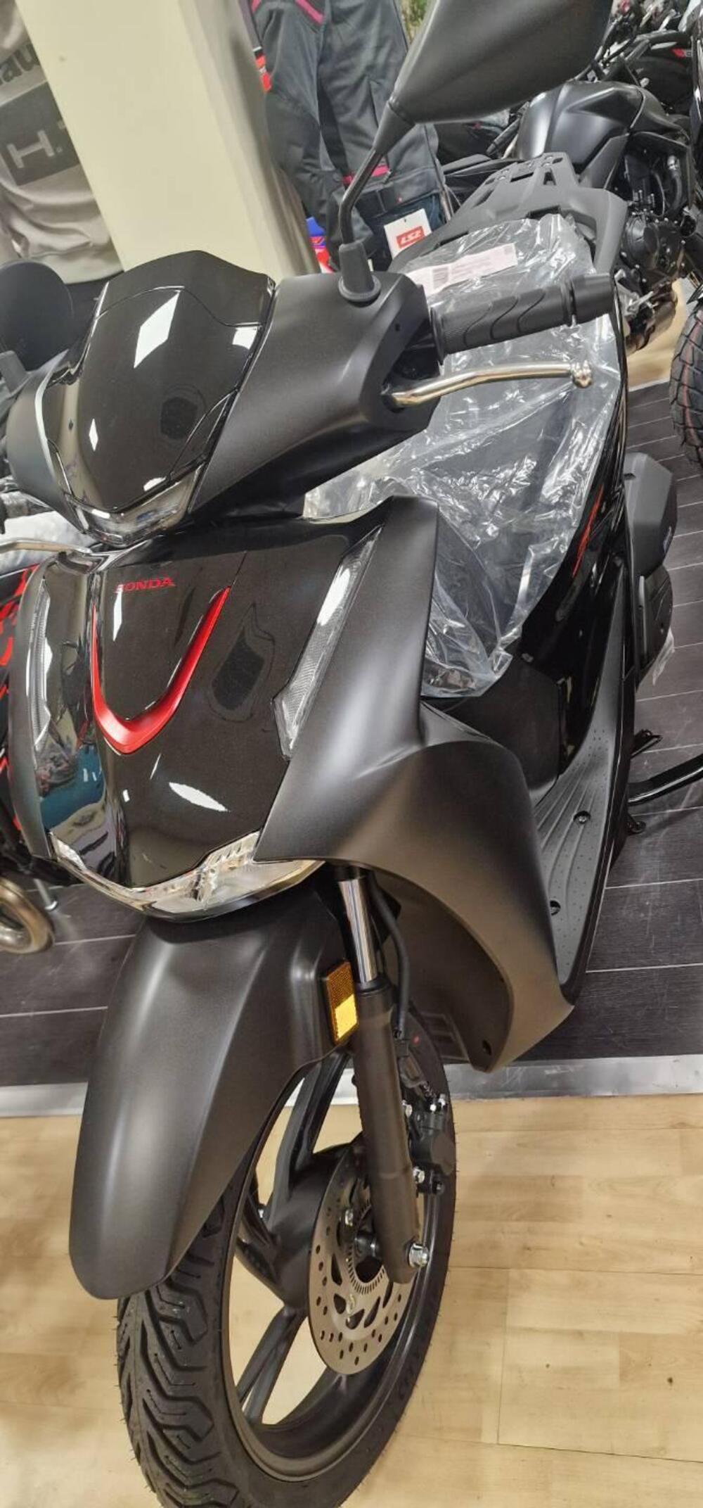 Honda SH 125 Sport (2026) (4)