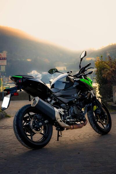 Kawasaki Z 400 (2023) usata