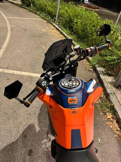 KTM 890 Duke R (2022 - 23) usata