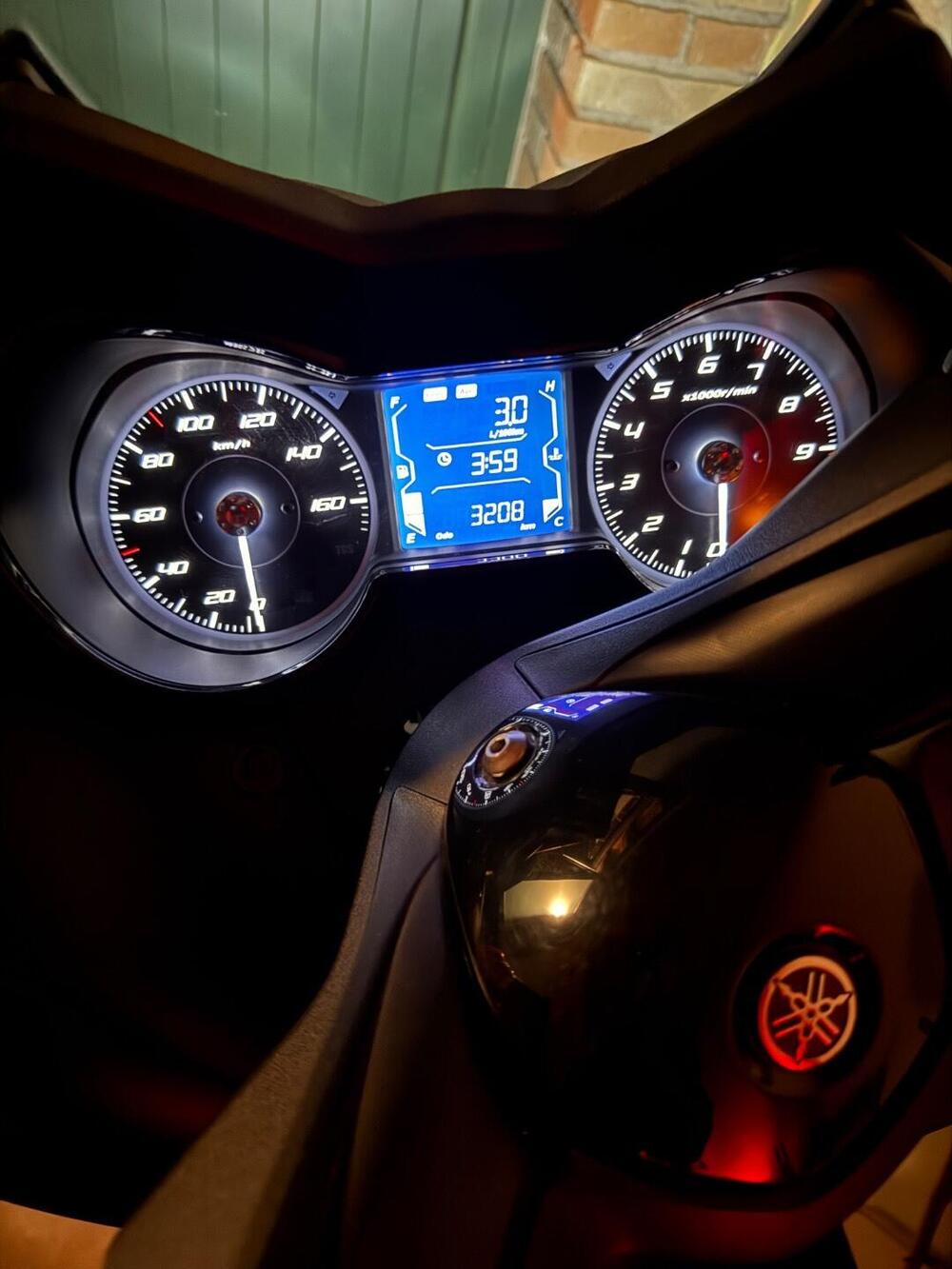 Yamaha X-Max 300 (2021 - 24) (8)