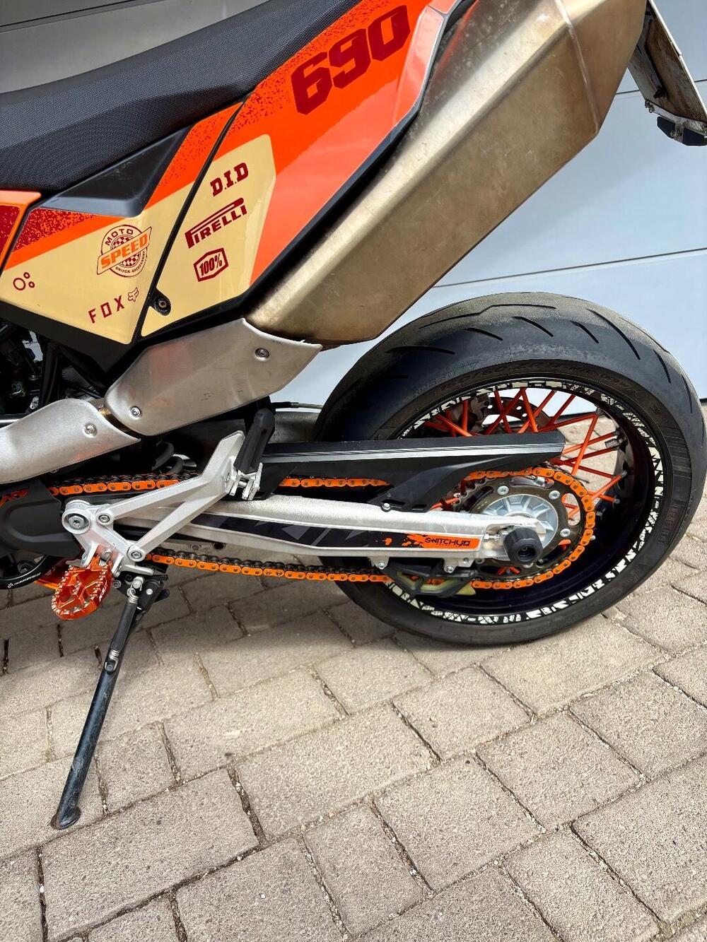 KTM 690 SMC (2008- 11) (5)