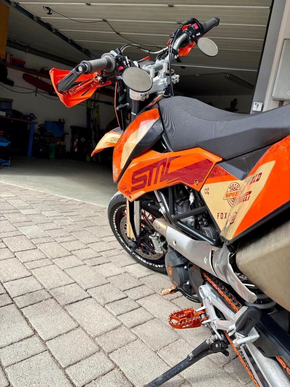 KTM 690 SMC (2008- 11) (6)