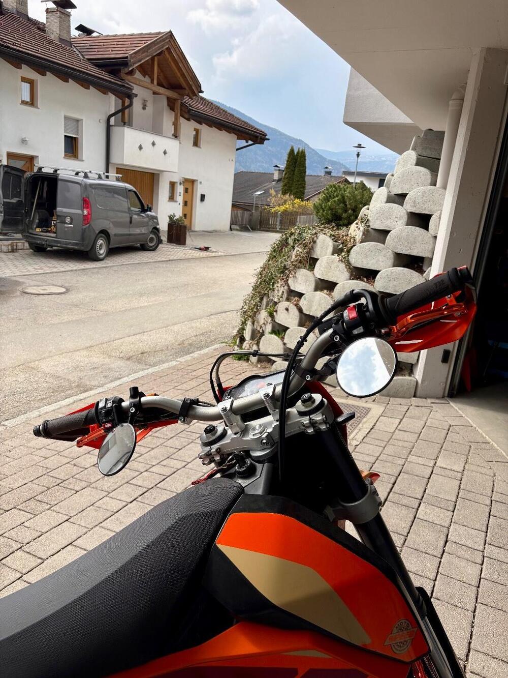 KTM 690 SMC (2008- 11) (7)