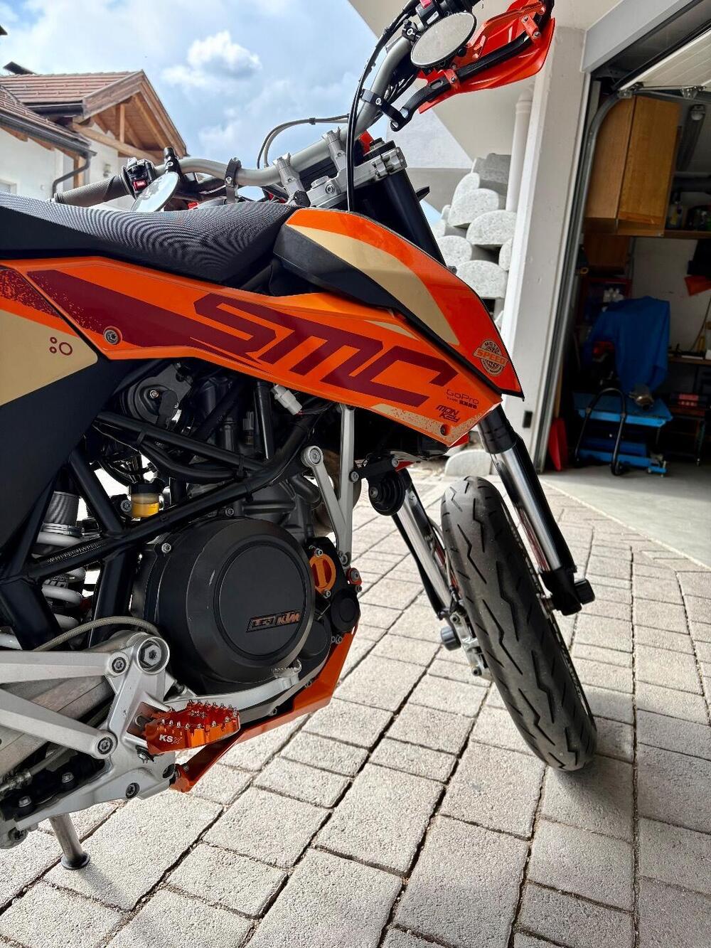 KTM 690 SMC (2008- 11) (9)