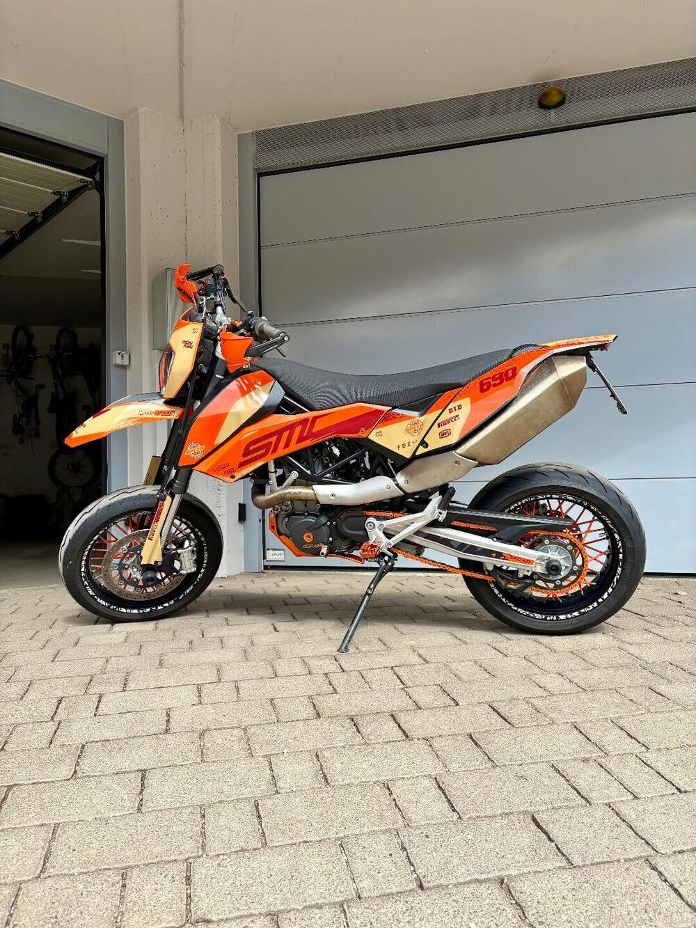 KTM 690 SMC (2008- 11) (10)