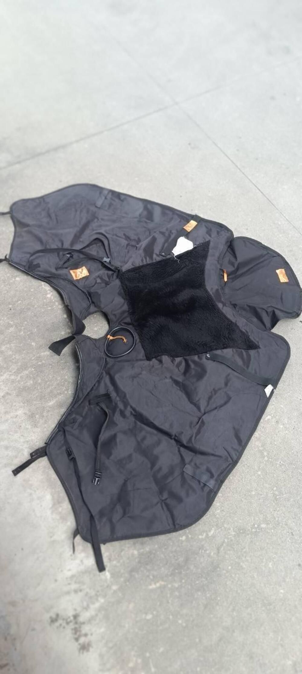 Coprigambe/termo scudo Tucano Urbano Kymco Agility (3)