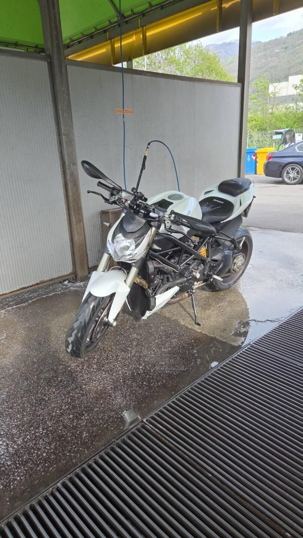 Ducati Streetfighter (2009 - 12) (3)