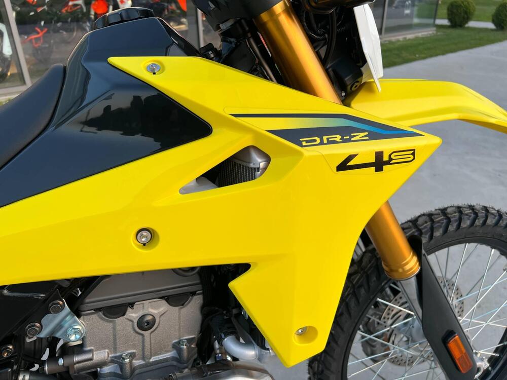 Suzuki DR-Z4S (2025 - 26) (6)