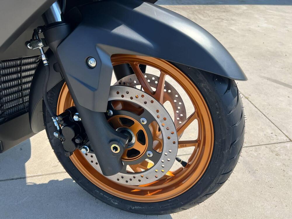 Suzuki Burgman 400 (2025 - 26) (2)