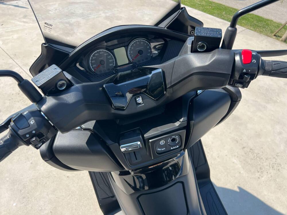 Suzuki Burgman 400 (2025 - 26) (5)