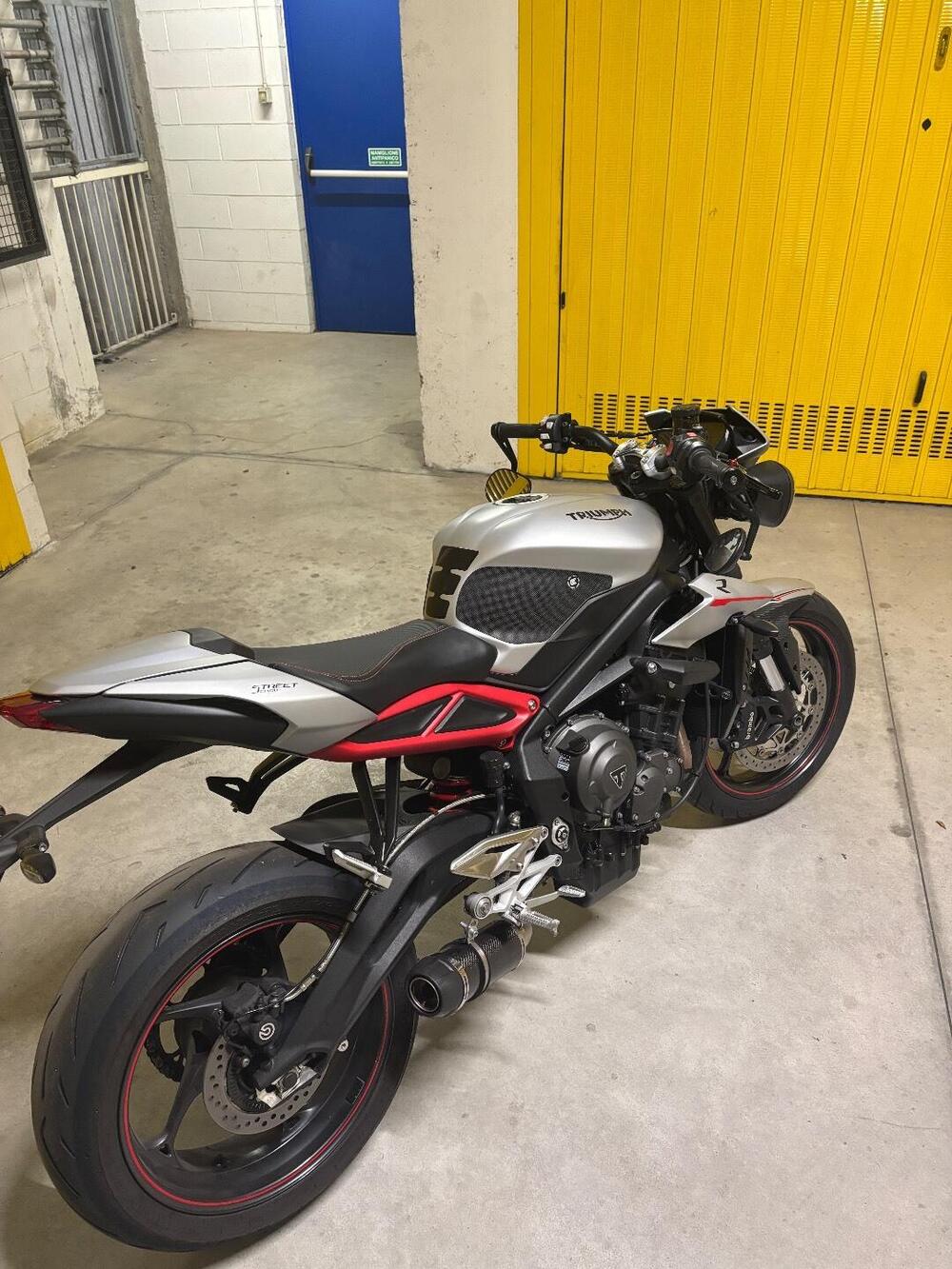 Triumph Street Triple R (2017 - 20) (2)