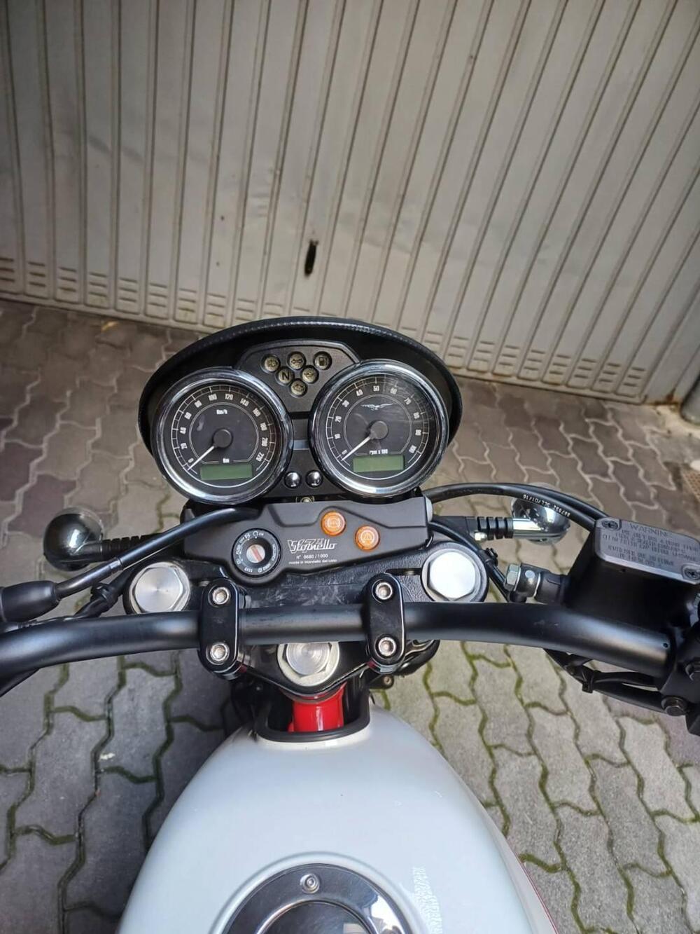 Moto Guzzi V7 II Stornello (2017 - 18) (4)