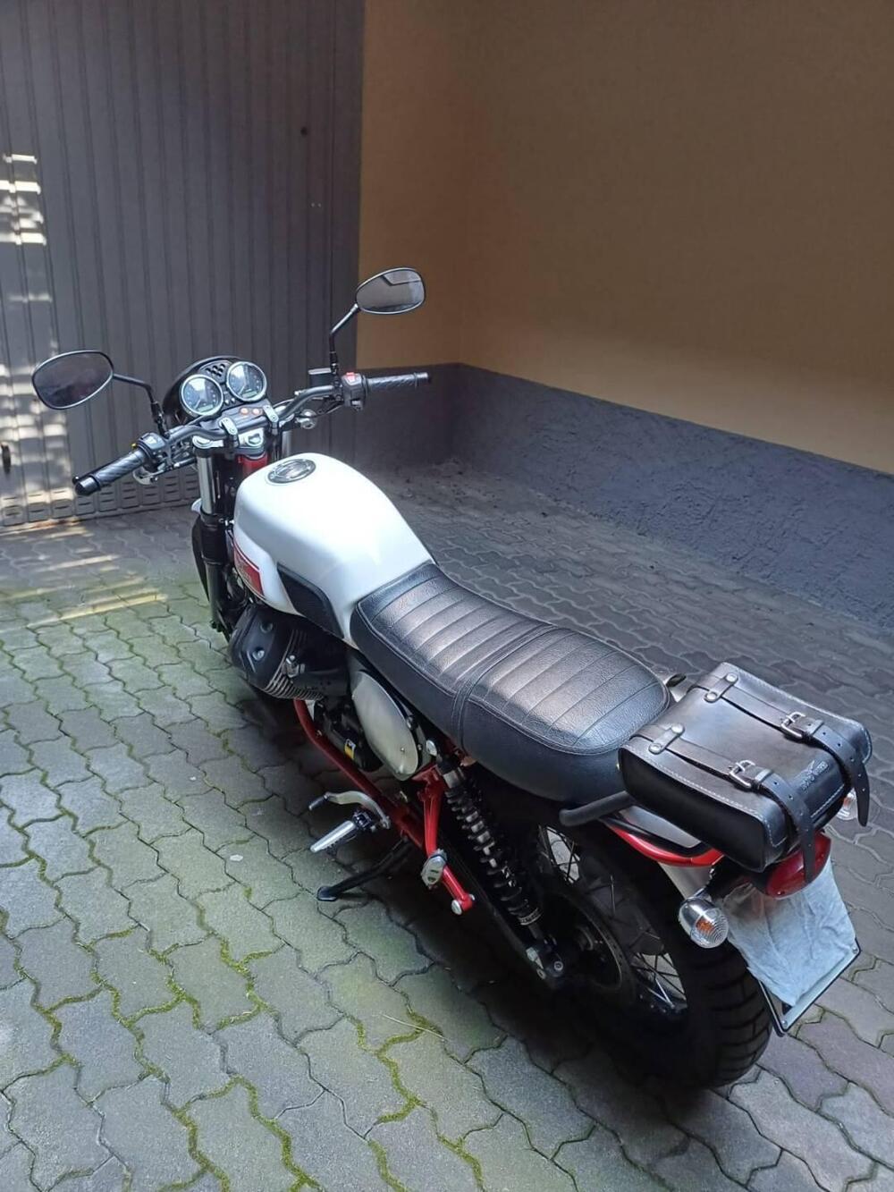 Moto Guzzi V7 II Stornello (2017 - 18) (5)