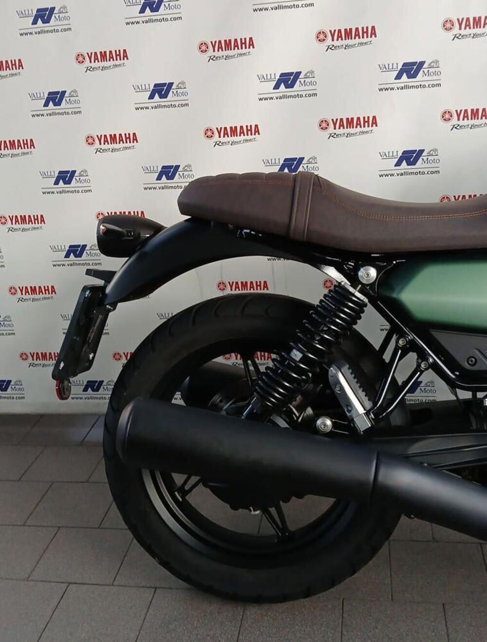 Moto Guzzi V7 Stone Centenario (2021 - 22) (4)