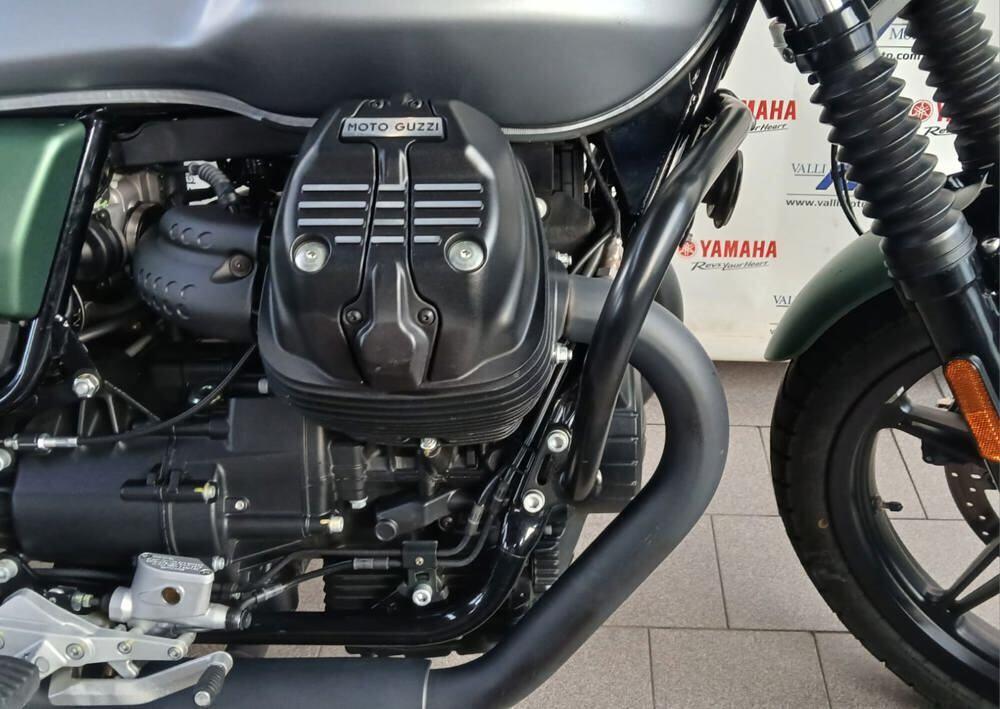 Moto Guzzi V7 Stone Centenario (2021 - 22) (6)