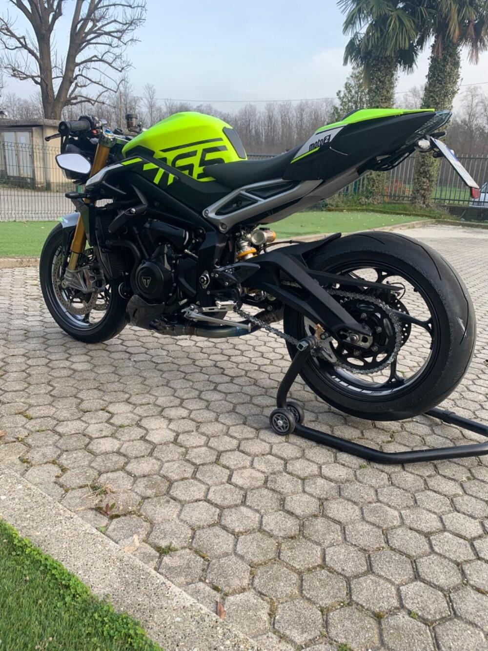 Triumph Street Triple 765 Moto2 Edition (2023 - 24) (4)