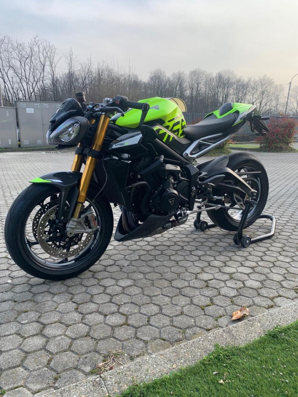 Triumph Street Triple 765 Moto2 Edition (2023 - 24) (5)