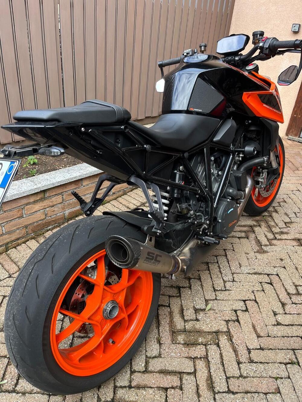 KTM 1290 Super Duke R (2019) (4)