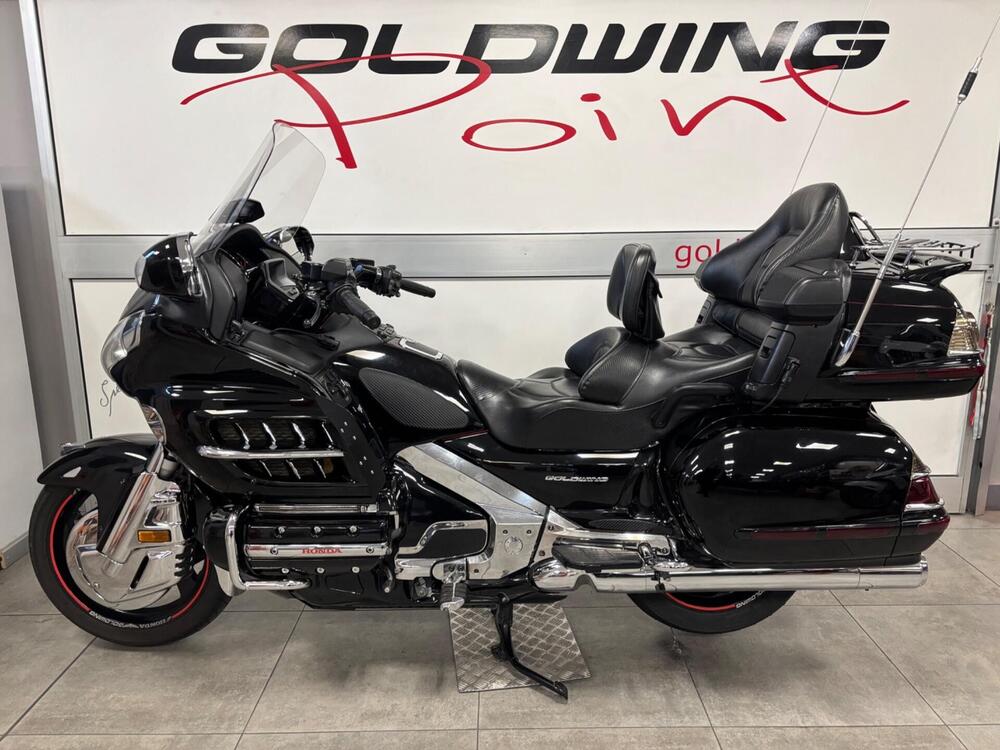 Honda GL 1800 Gold Wing (2006) (2)
