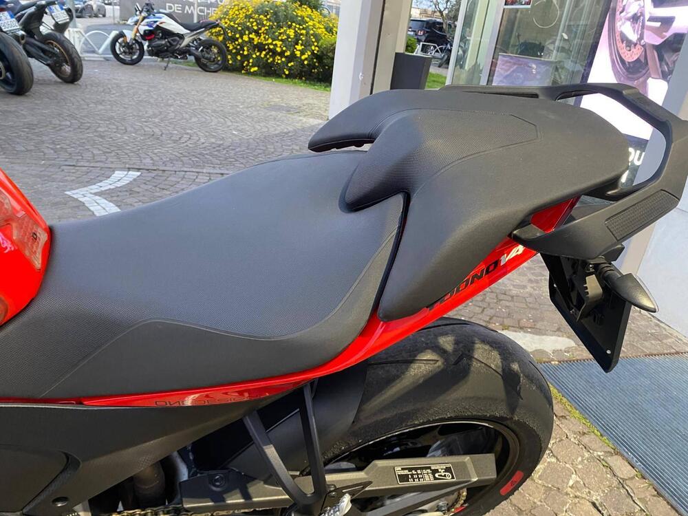 Aprilia Tuono V4 (2021 - 24) (8)