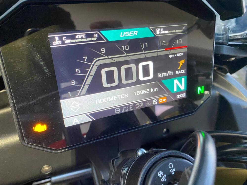 Aprilia Tuono V4 (2021 - 24) (3)