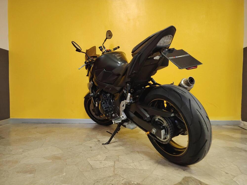 Suzuki GSR 750 (2010 - 15) (4)