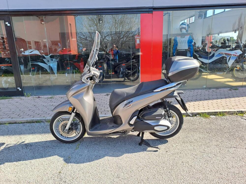 Honda SH 350 (2021 - 24) (3)