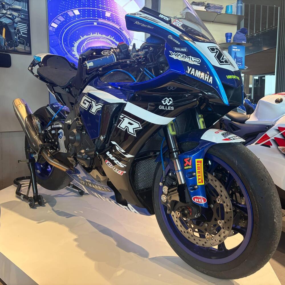 Yamaha YZF R1 (2020 - 25) (2)