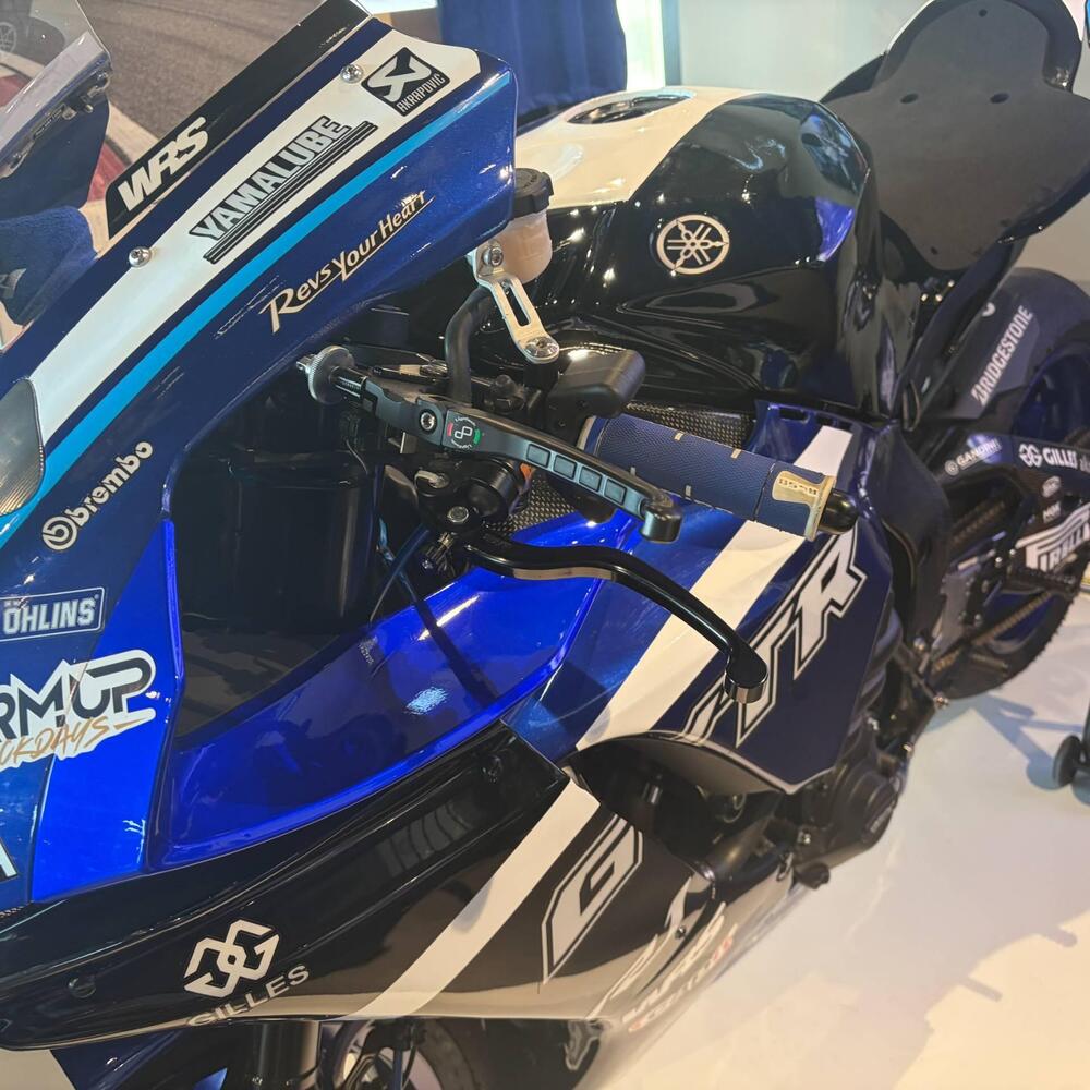 Yamaha YZF R1 (2020 - 25) (11)