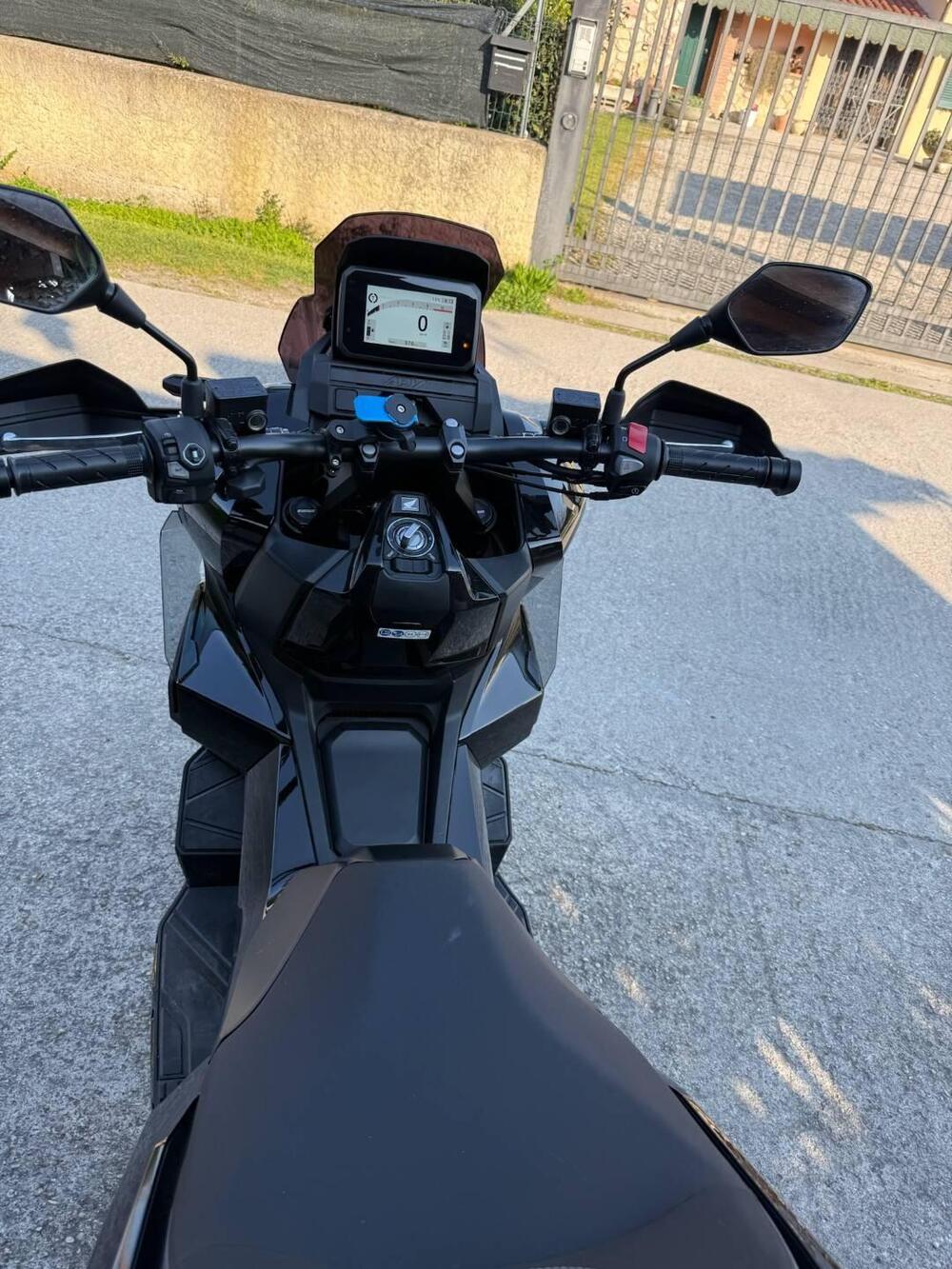 Honda ADV 350 Special Edition (2025 - 26) (4)