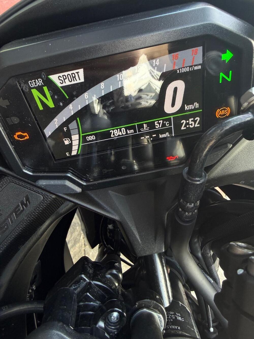 Kawasaki Ninja ZX-4R (2024 - 26) (4)