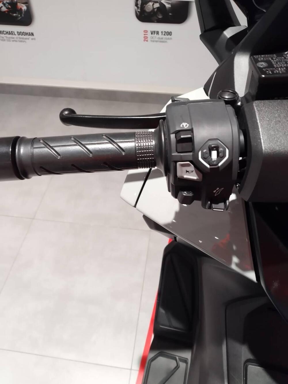 Honda Forza 350 (2025 - 26) (7)